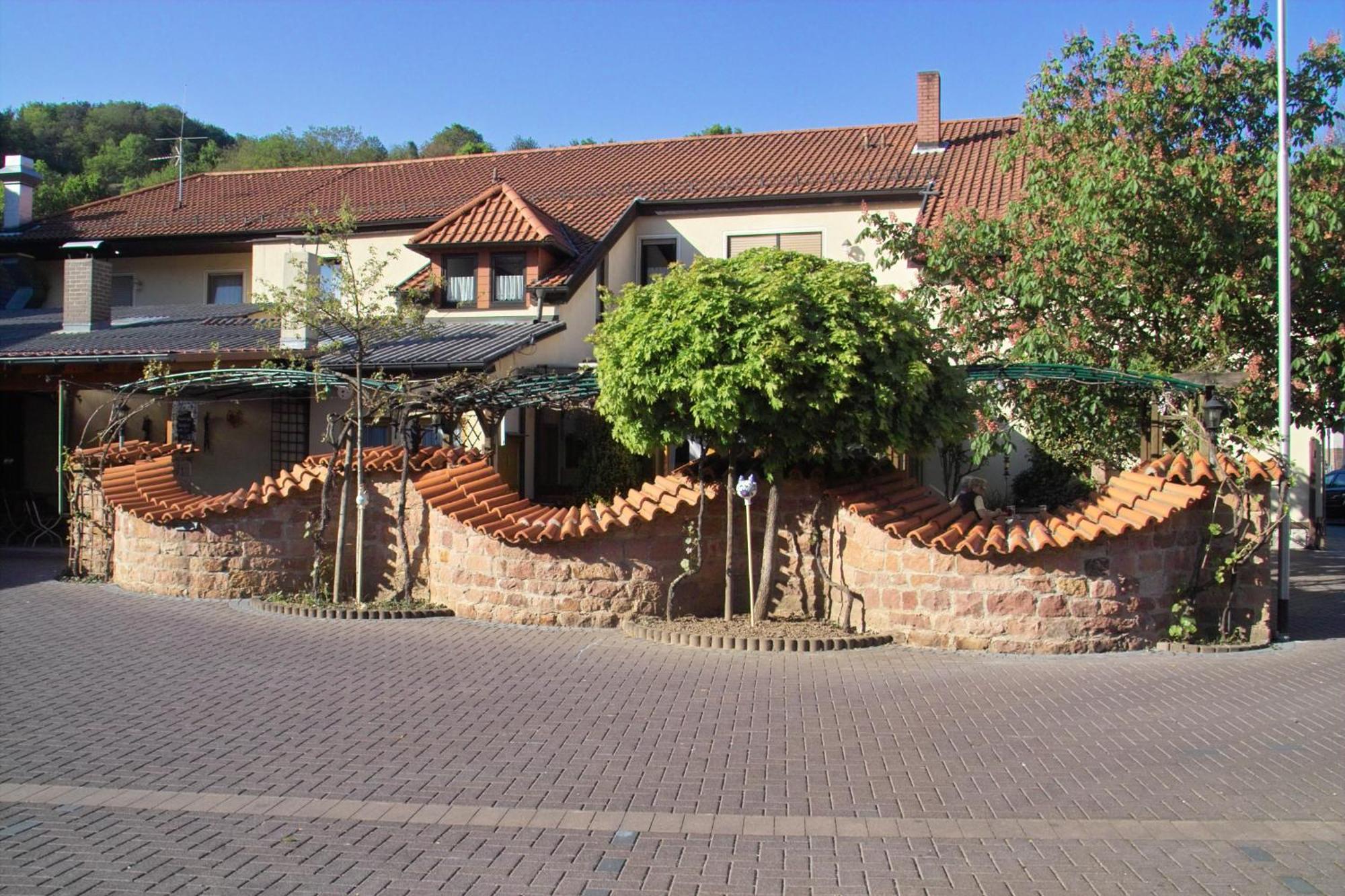 Landhotel Gasthof Zur Krone Leidersbach Esterno foto